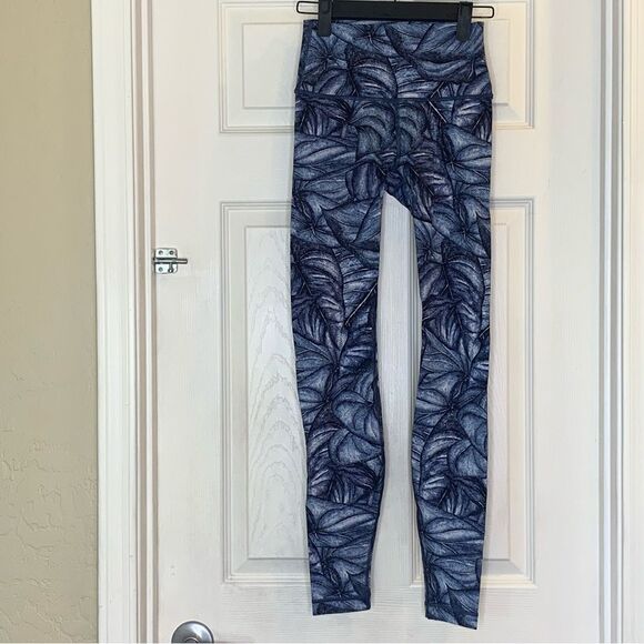 Lululemon Wunder Under Hi-Rise Tight Concrete Jungle Alpine White Multi Size 4 - Picture 1 of 8